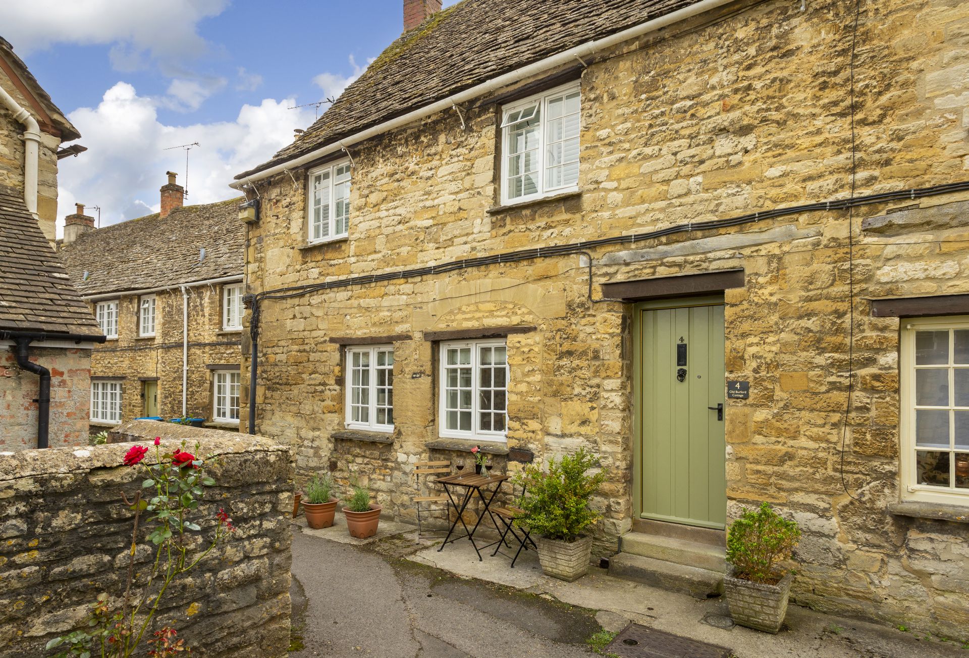 Click here for more about Old Burford Cottage