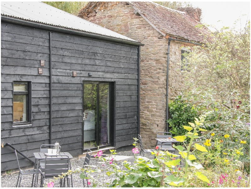 Click here for more about The Pig Shed- Sty 1